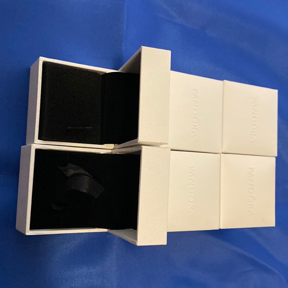 Six small Pandora boxes… Great for charms, rings or pendants